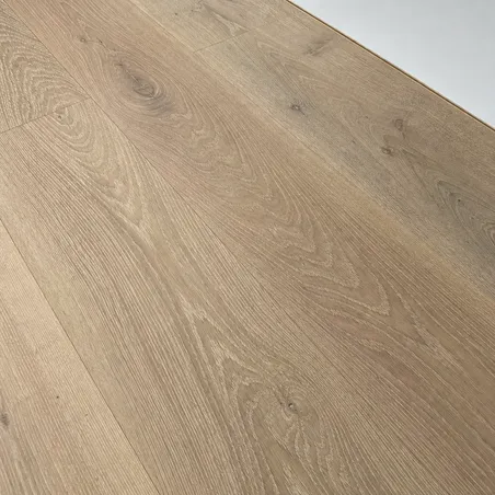 European oak veneer SPC flooring — wide grain with cathedral figuring
